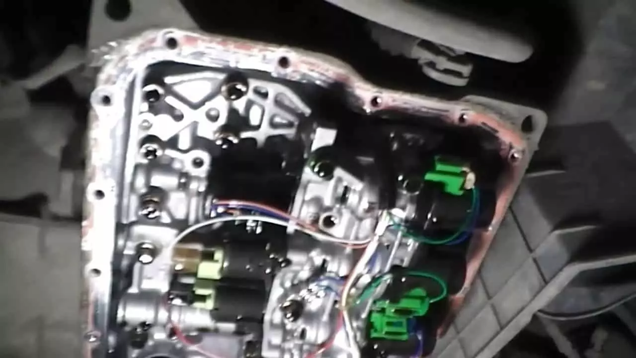 Замена масла в автоматической коробке передач Mazda Demio