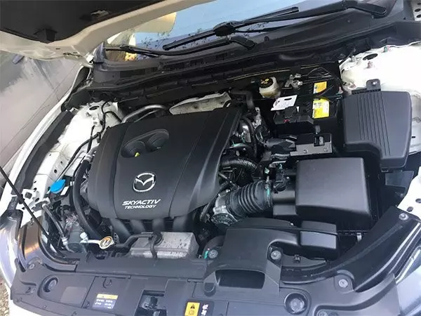 Корпус фильтра в Mazda 6 третьего поколения расположен слева по ходу движения перед аккумулятором.