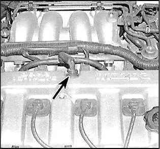 Замена клапана вентиляции картера Mazda 626
