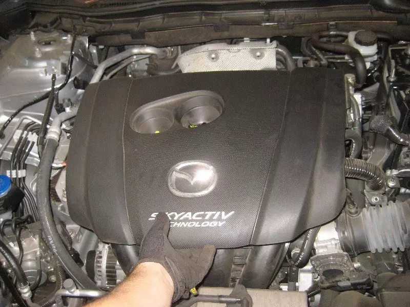 Замена свечей зажигания Mazda 6 (GJ) 