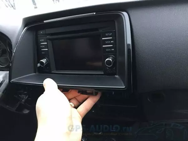 Снятие и установка мультимедиа Mazda 6 GJ