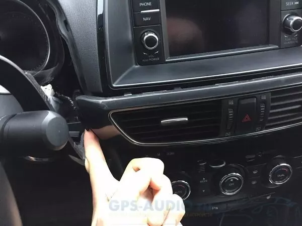 Снятие и установка мультимедиа Mazda 6 GJ