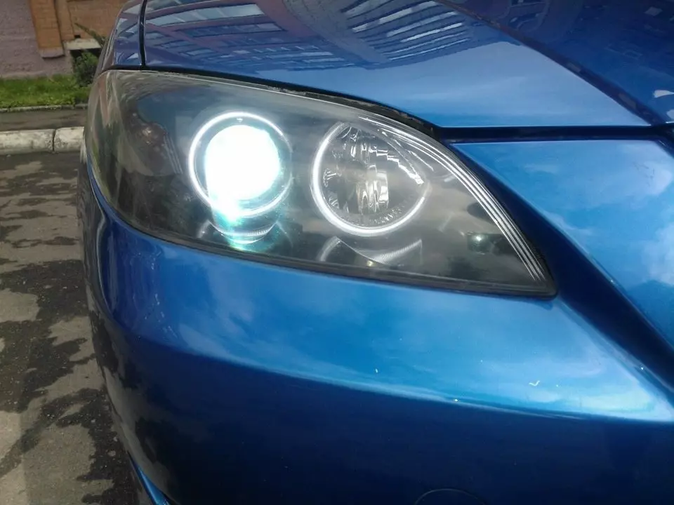 Замена лампы ближнего света Mazda 3